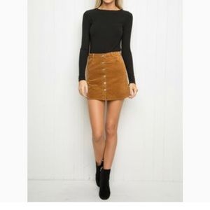 BRANDY MELVILLE BUTTON DOWN FELT SKIRT